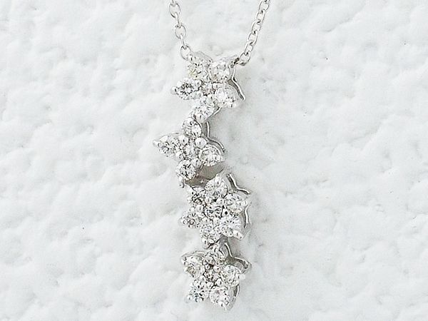 ポンテヴェキオ K18 フラワーネックレス ダイヤ 0.18ct-