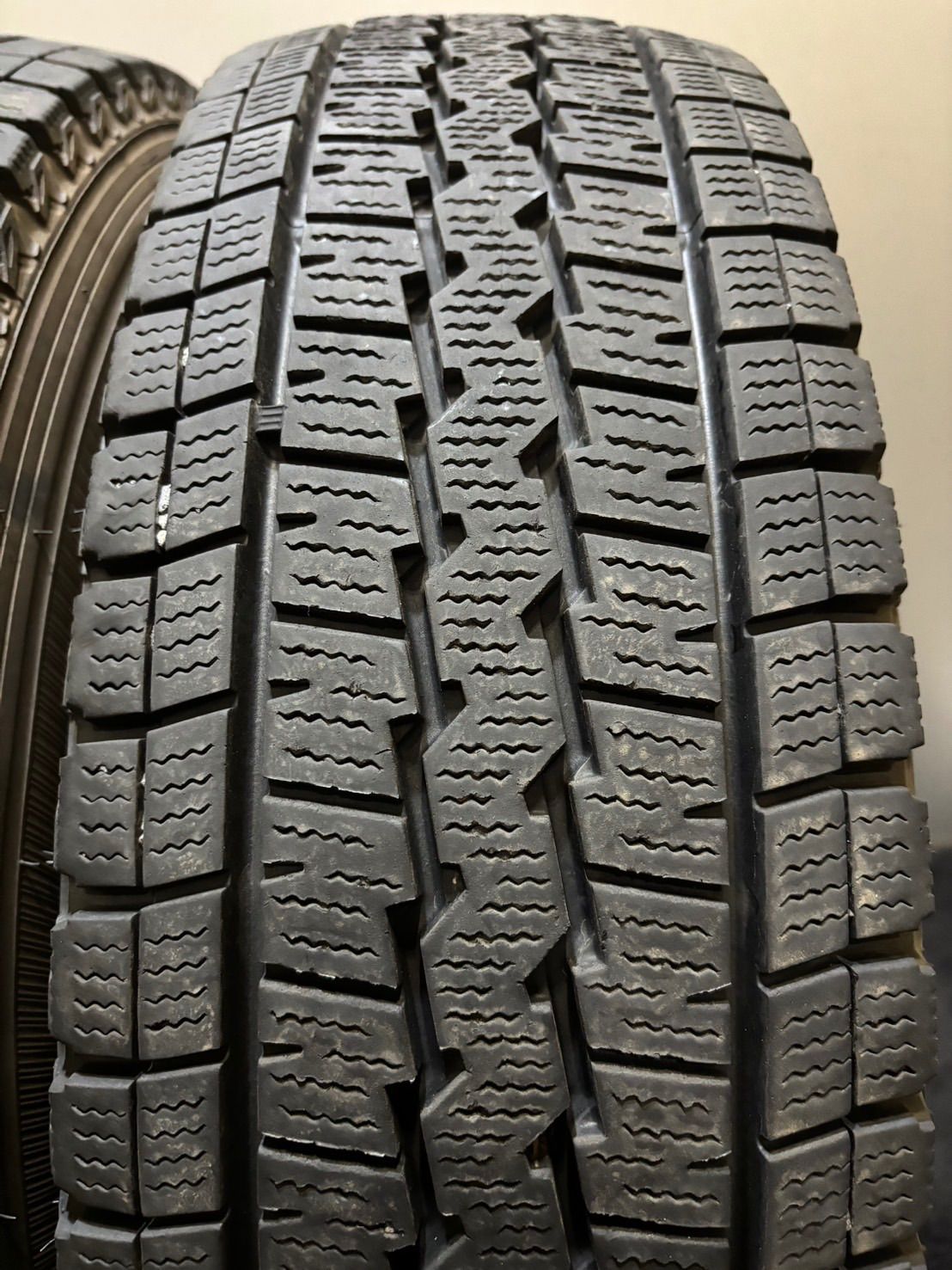 ダンロップ　195/80R15 107/105L LT SP175N ☆195⁄80R15 107⁄105L LT DUNLOP⁄SP175N 19年製 夏タイヤ サマータイヤ