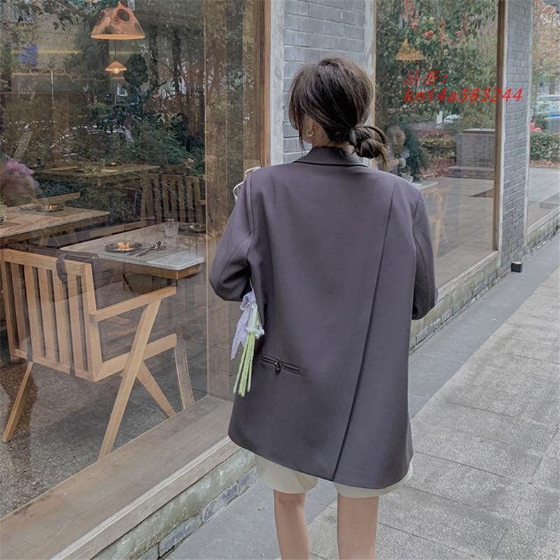 カジュアルスーツ