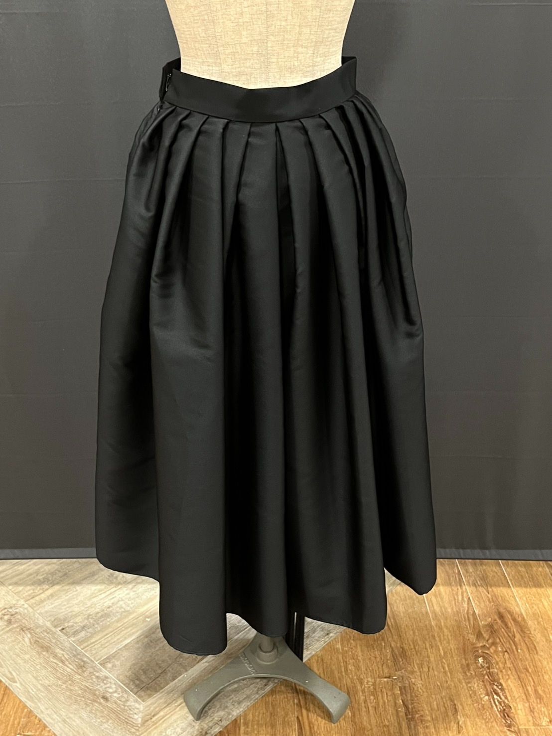 スカート she tokyo 38 新品】 SHE Tokyo / シートーキョー | Meghan サーキュラー