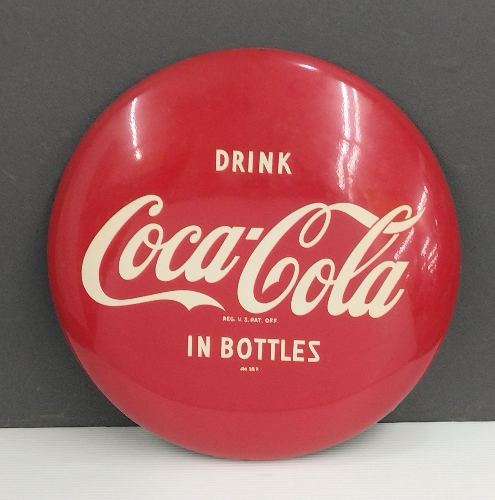 コカコーラ 「DRINK Coca-Cola IN BOTTLES」 看板 ボタンサイン 直径
