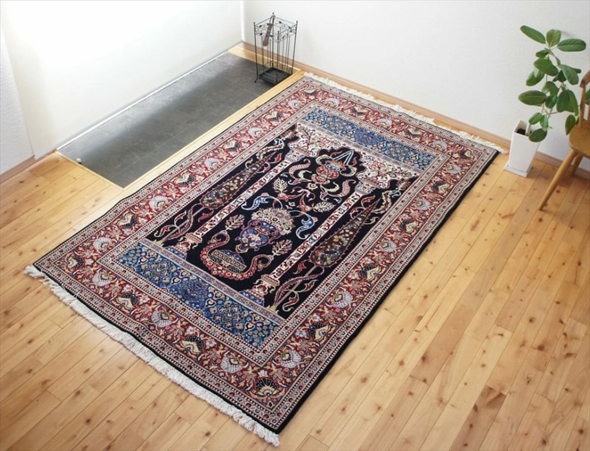 ペルシャ絨毯 カシャン産 220×140cm 黒色 糸杉柄 メフラブ 伝統工芸品 PS8281