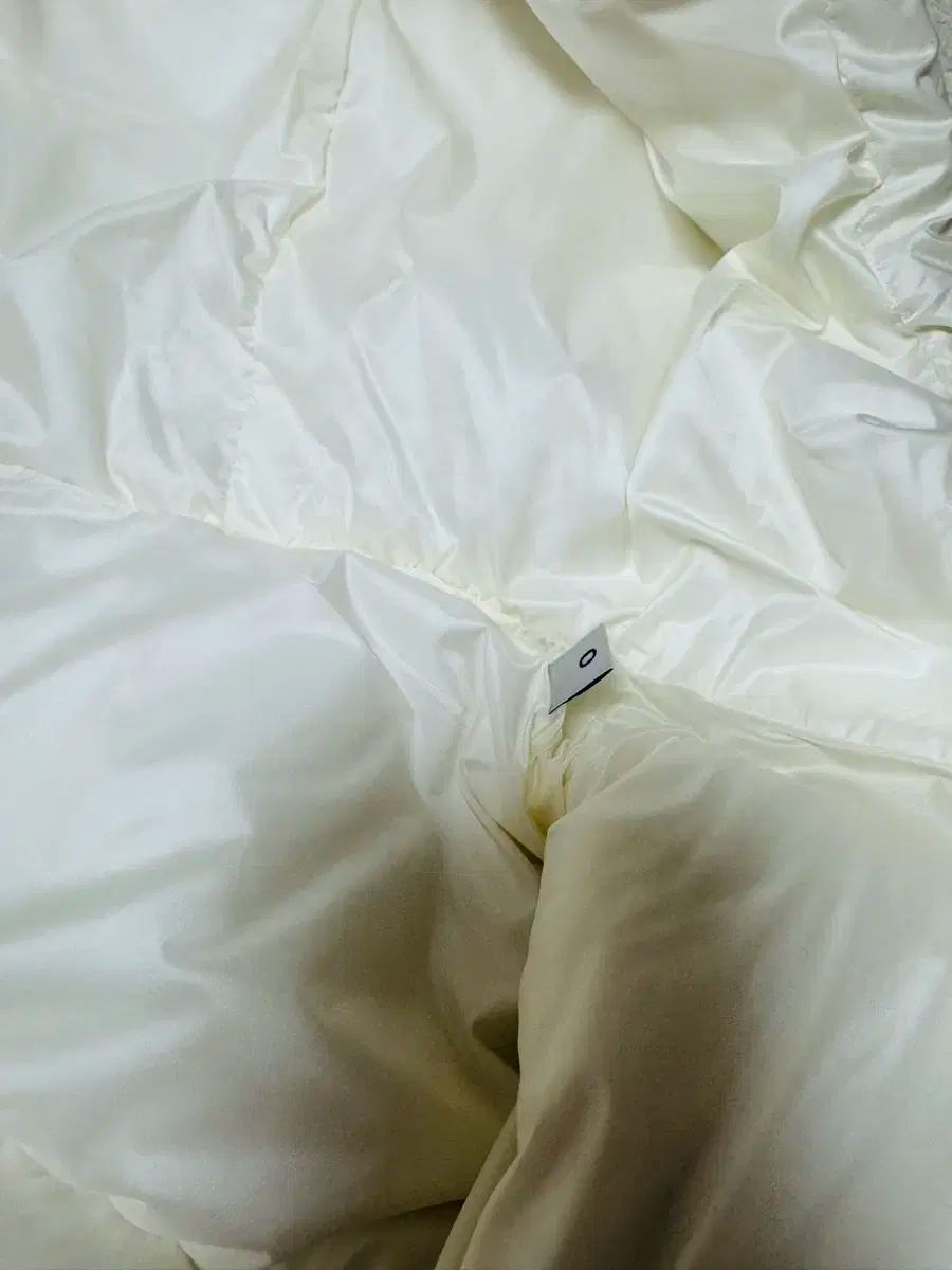 モンクレール アヴォーシュ