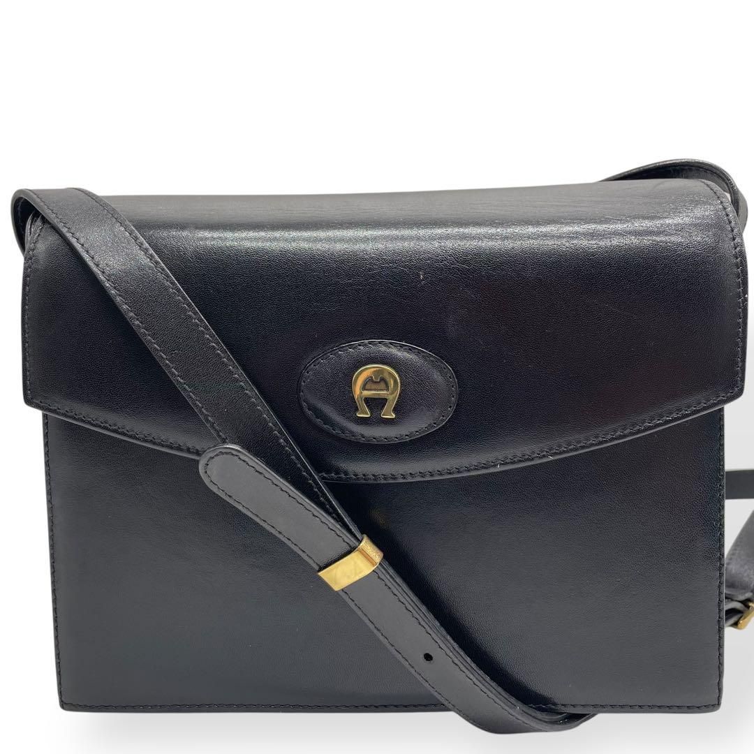 AIGNER　アイグナー　ショルダーバッグ　斜め掛け　レザー　イタリア製　レトロ アイグナー AIGNER ショルダーバッグ 斜め掛け レザー ブラック