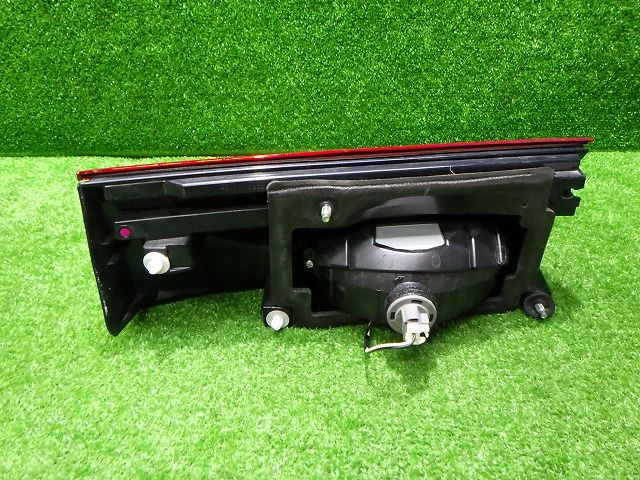 デリカD5 右テール 内側 バックドア CV 後期 1143-232 ミツビシ 250912054 FFCRYSTALESIA_COM