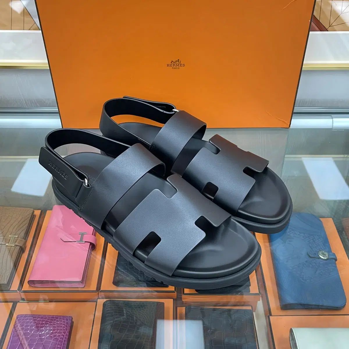 HERMES エルメス メンズ サンダル ブラック ジーニアス 新品 HERMES(エルメス) ジーニアス メンズ サンダル 42 サイズ