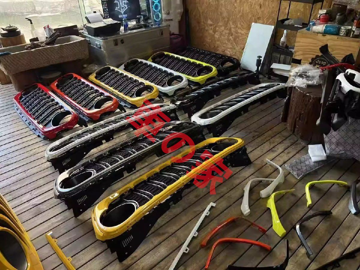 ジープ グラディエーター用フロントグリル 2018～ 式 ラングラー共通 JL JT 無選択可