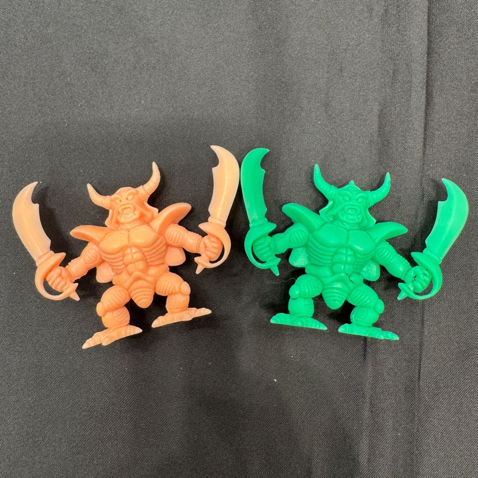 ドラゴンクエスト　エスターク　黄色　消しゴム A【ドラ消し】ドラゴンクエスト エスターク 2点セット 消しゴム