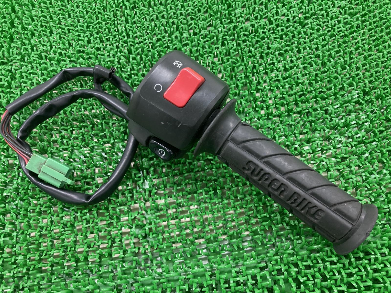 ZRX1100 ハンドルスイッチ 右 カワサキ 純正 中古 バイク 部品 ZRT10C アクセルカラー 割れ欠け無し 品薄 希少品 車検 Genuine