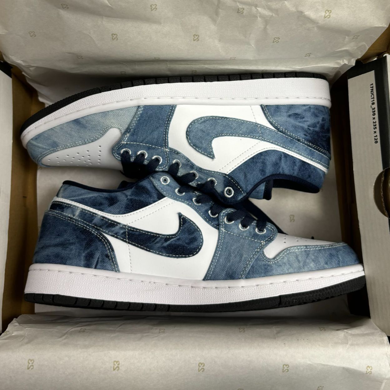 新品未使用 Nike Air Jordan 1 low se washed denim ナイキ スニーカー バスケットボールシューズ ホワイトブルー 男女兼用 並行輸入品