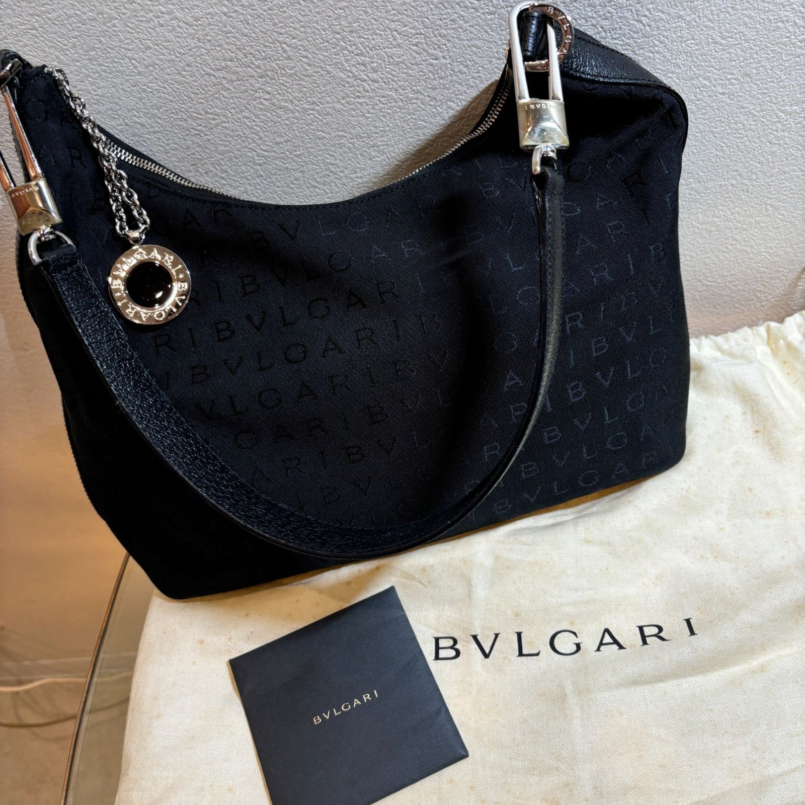 希少✨BVLGARI ワンショルダーバック ロゴマニア サークルロゴ