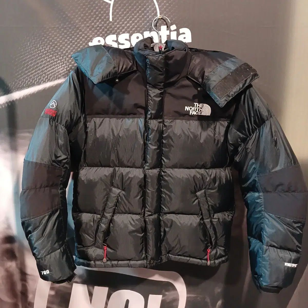 THE NORTH FACE ザノースフェイス ダウンジャケット 黒 サミットシリーズ