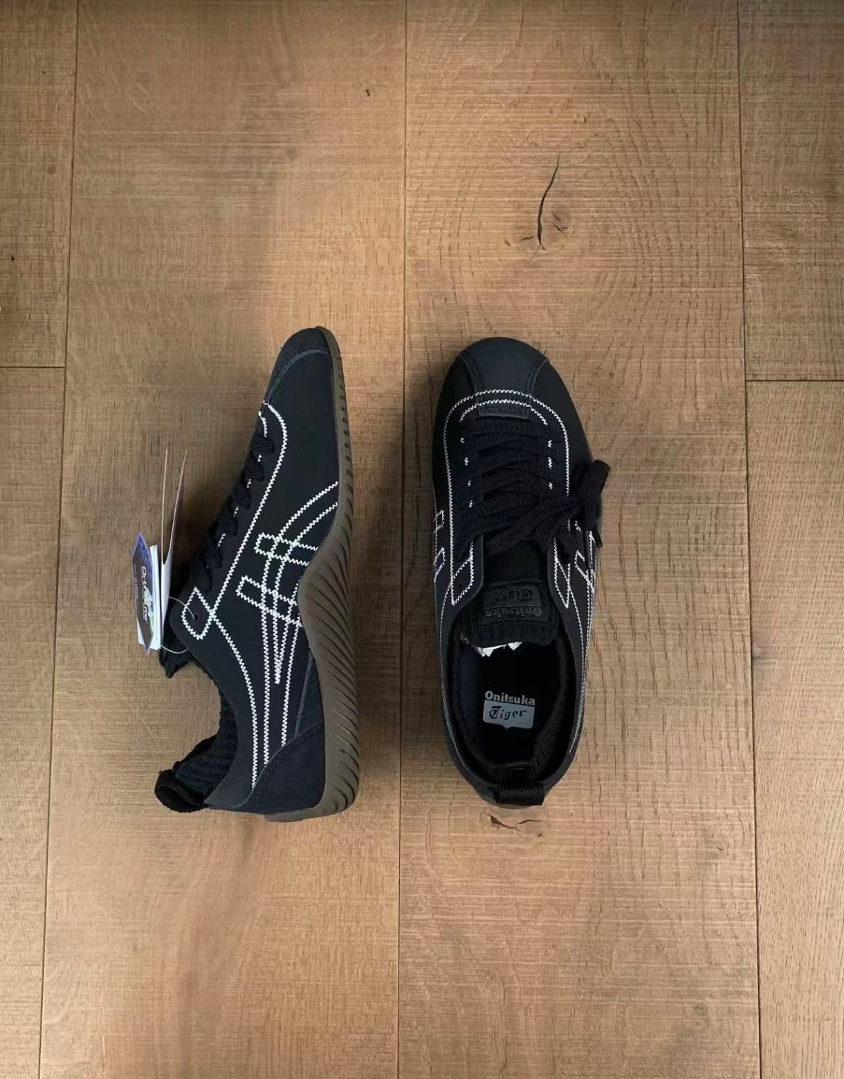 Onitsuka Tiger sclaw オニツカタイガー ブラック BLACK/WHITE