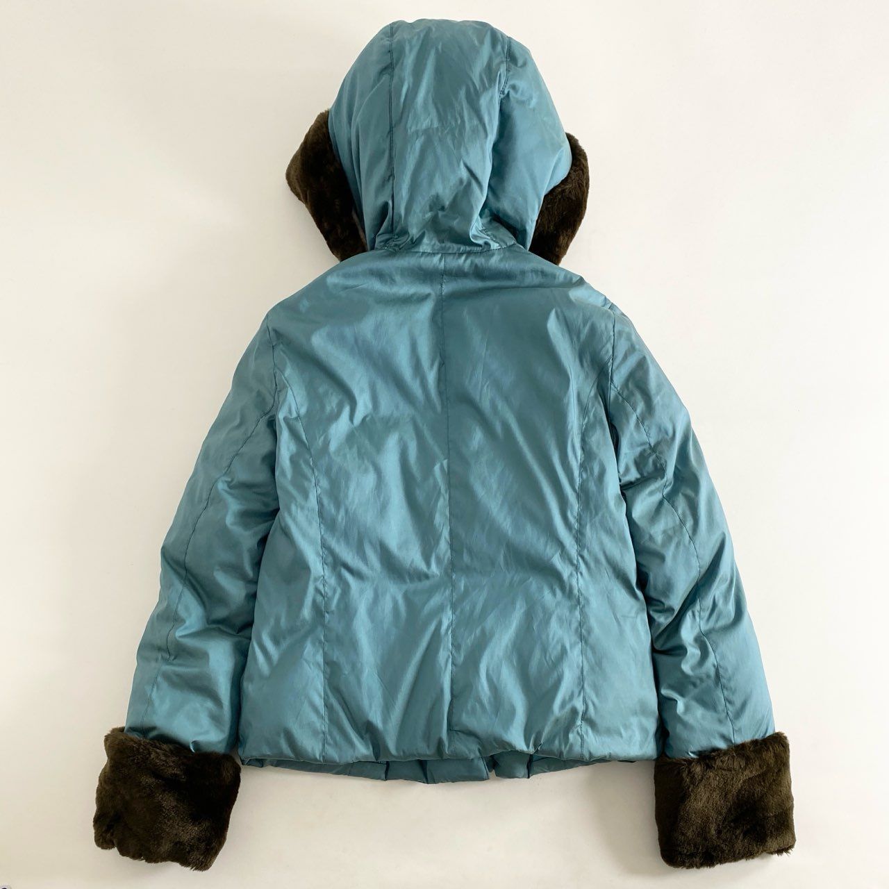 ヴィヴィアン・タムのファー付きアウター ヴィヴィアンタム