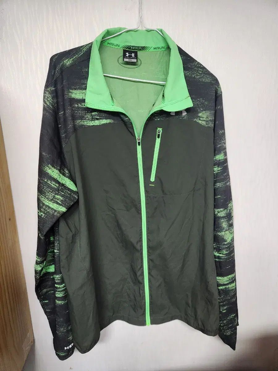 UNDER ARMOUR アンダーアーマー ウインドブレーカー 2XL 110 ジャケット ブルゾン アウター
