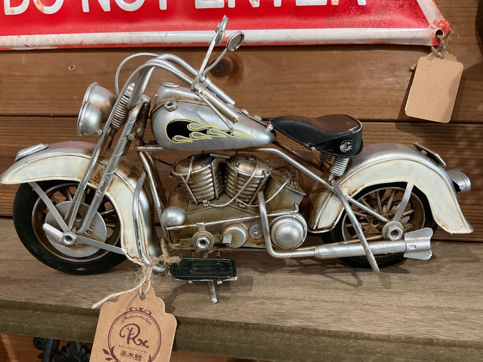 ヴィンテージ モーターサイクル SILVER FOX オートバイ ブリキの 