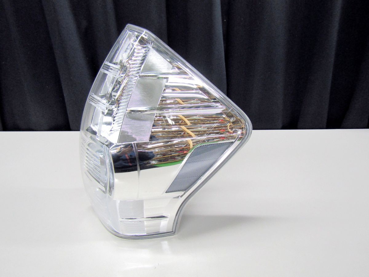 トヨタ 40 プリウスα 前期 純正 右 テールランプ ZVW40W Stanley