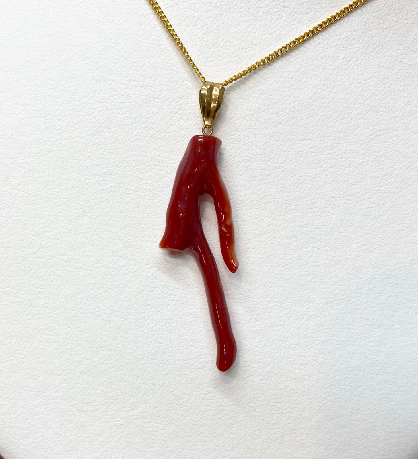 天然血赤珊瑚自然型 ペンダントトップ 高貴❣️ - メルカリ