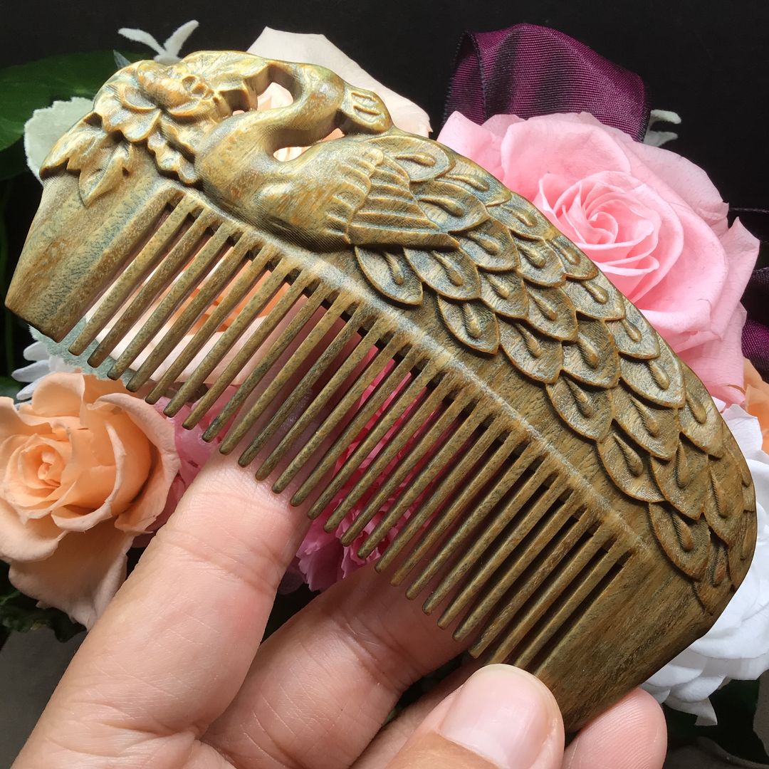 新品 上質 天然 緑檀木 精工彫刻 キツネ 狐 きつね くし 櫛 ヘアブラシ 