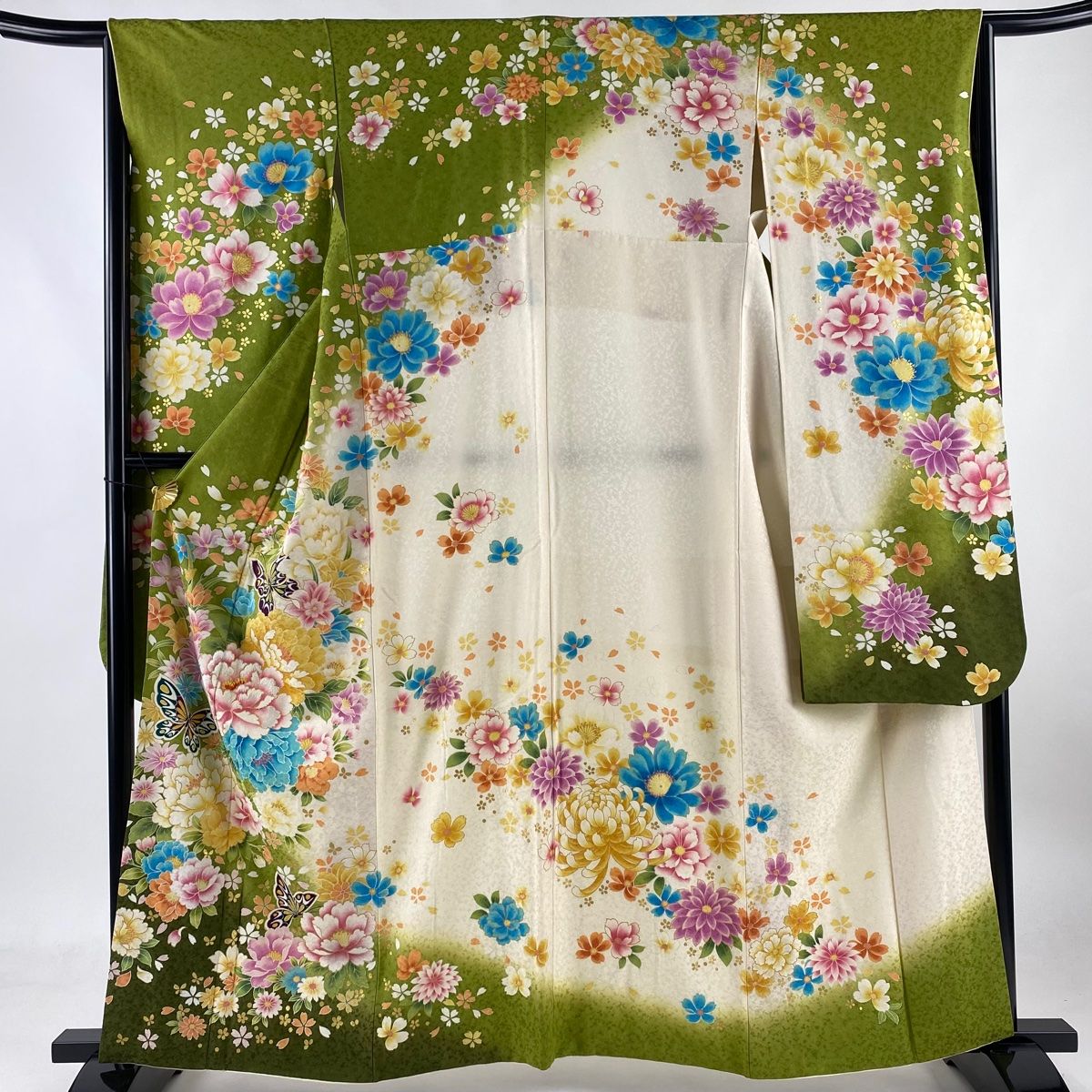 振袖 身丈161cm 裄丈65cm M 袷 牡丹 蝶 刺繍 金彩 よもぎ色 正絹