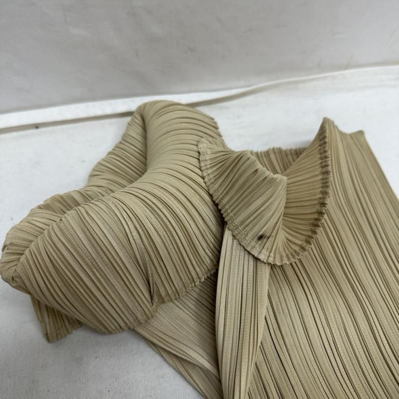 PLEATS
