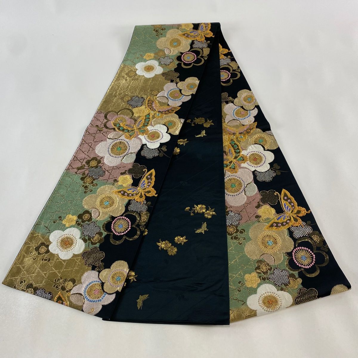 袋帯 秀品 振袖向き 蝶 梅 金糸 箔 黒 全通 正絹 【中古