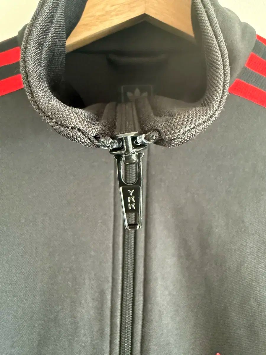 アディダス adidas