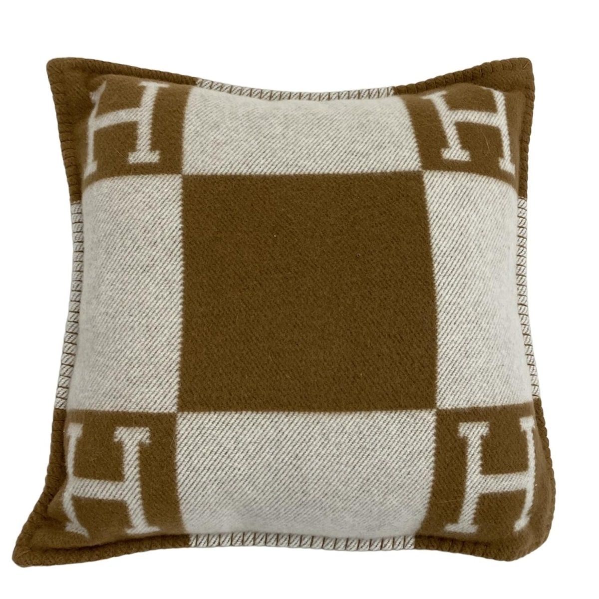 HERMES エルメス 小物 アヴァロンPM エクリュ×キャメル クッション ウール カシミヤ