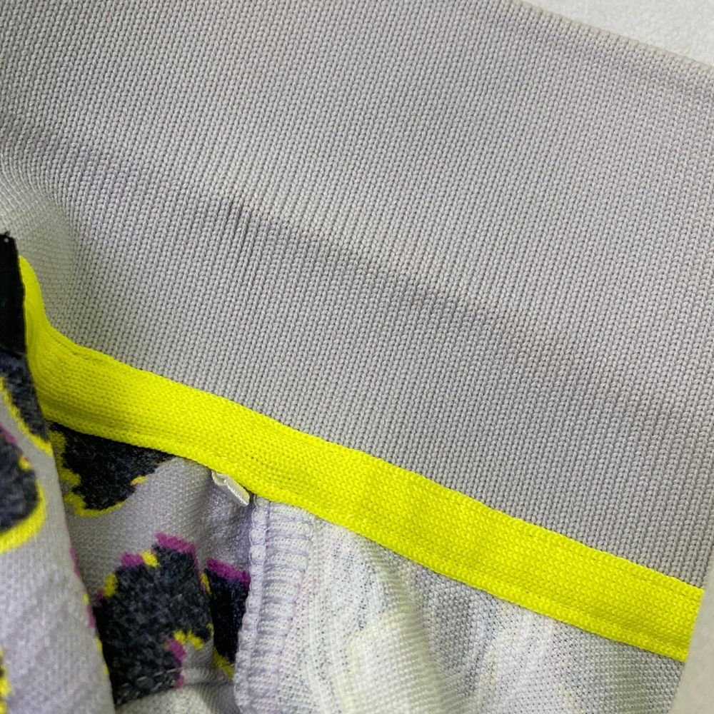 サイズ：38 MARK&amp;LONA マークアンドロナ  半袖ポロシャツ スカル ワッペン レオパード柄 グレー系 [240101478883] ゴルフウェア レディース ストスト サイズ：38 MARK&LONA マークアンドロナ 半袖ポロシャツ スカル