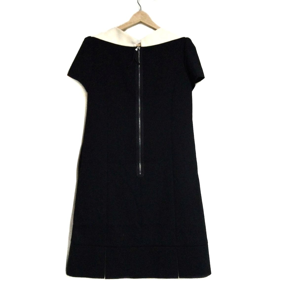 【SALE】 FOXEY(フォクシー) ワンピース レディース美品 M サイズ40 ワンピース