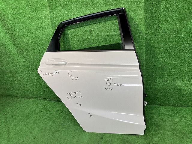 シャトル GP8 右リアドア ハイブリッド ホンダセンシング 4WD アサヒ M2L3 67510-T5A-N10ZZ NH883P