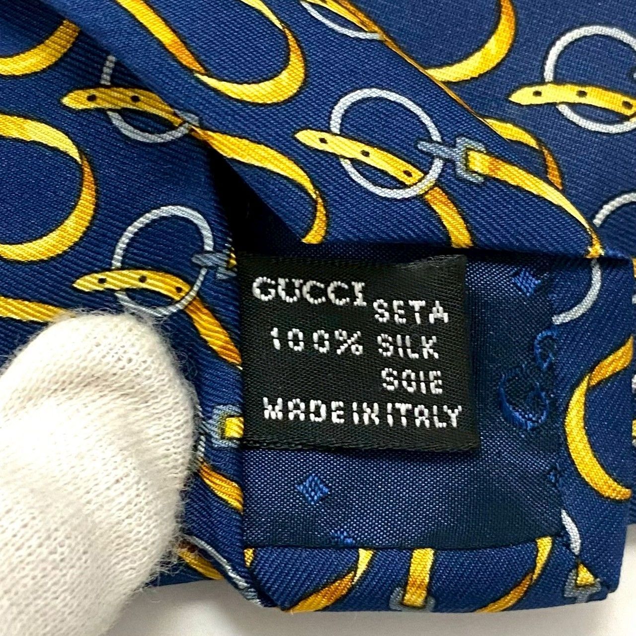 美品 GUCCI ネクタイ シルク100% ネイビー イエロー 総柄 GUCCI】ネクタイ SILK/シルク 100% ネイビー イエロー/黄色
