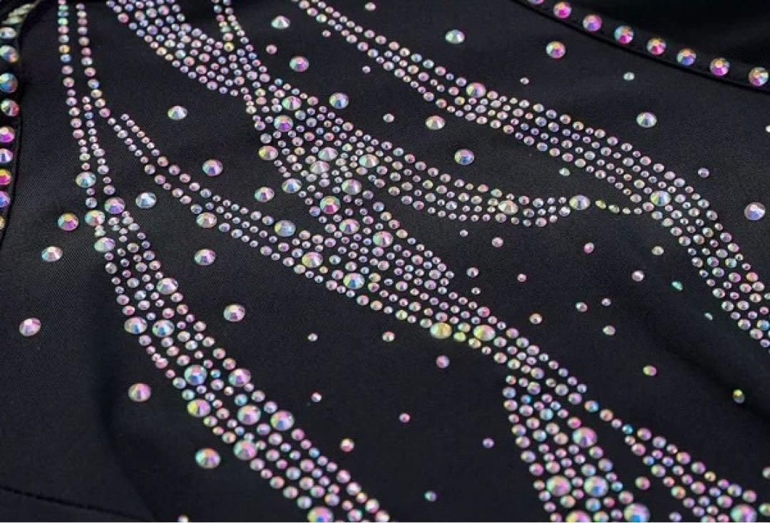 ストーン付きトップス