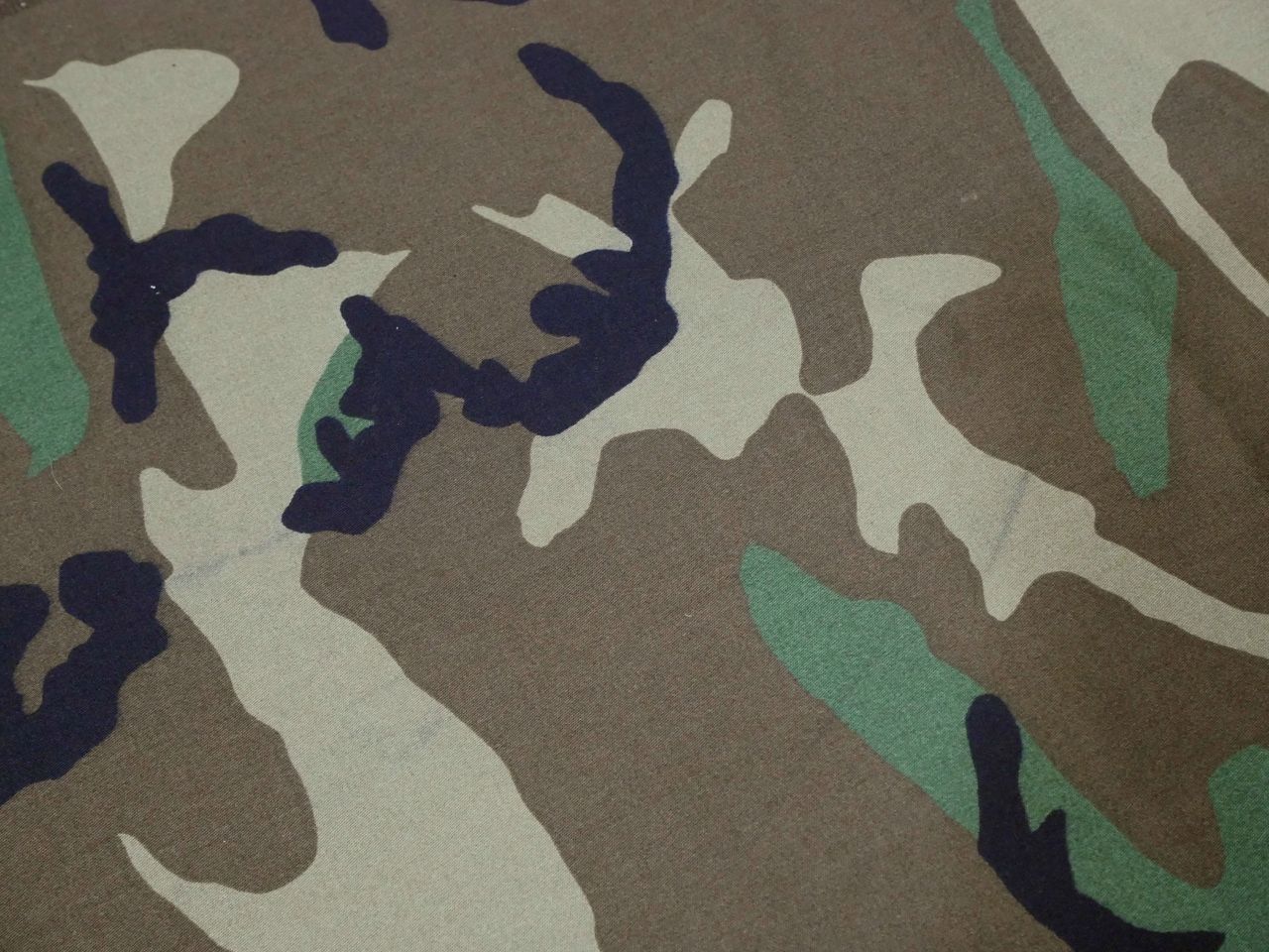 1999製 トルコ軍 アリスパックミディアム ウッドランドカモ　希少 アメリカ軍 生地 ノンリップ ウッドランドカモ 綿ポリ 190cm×153cm