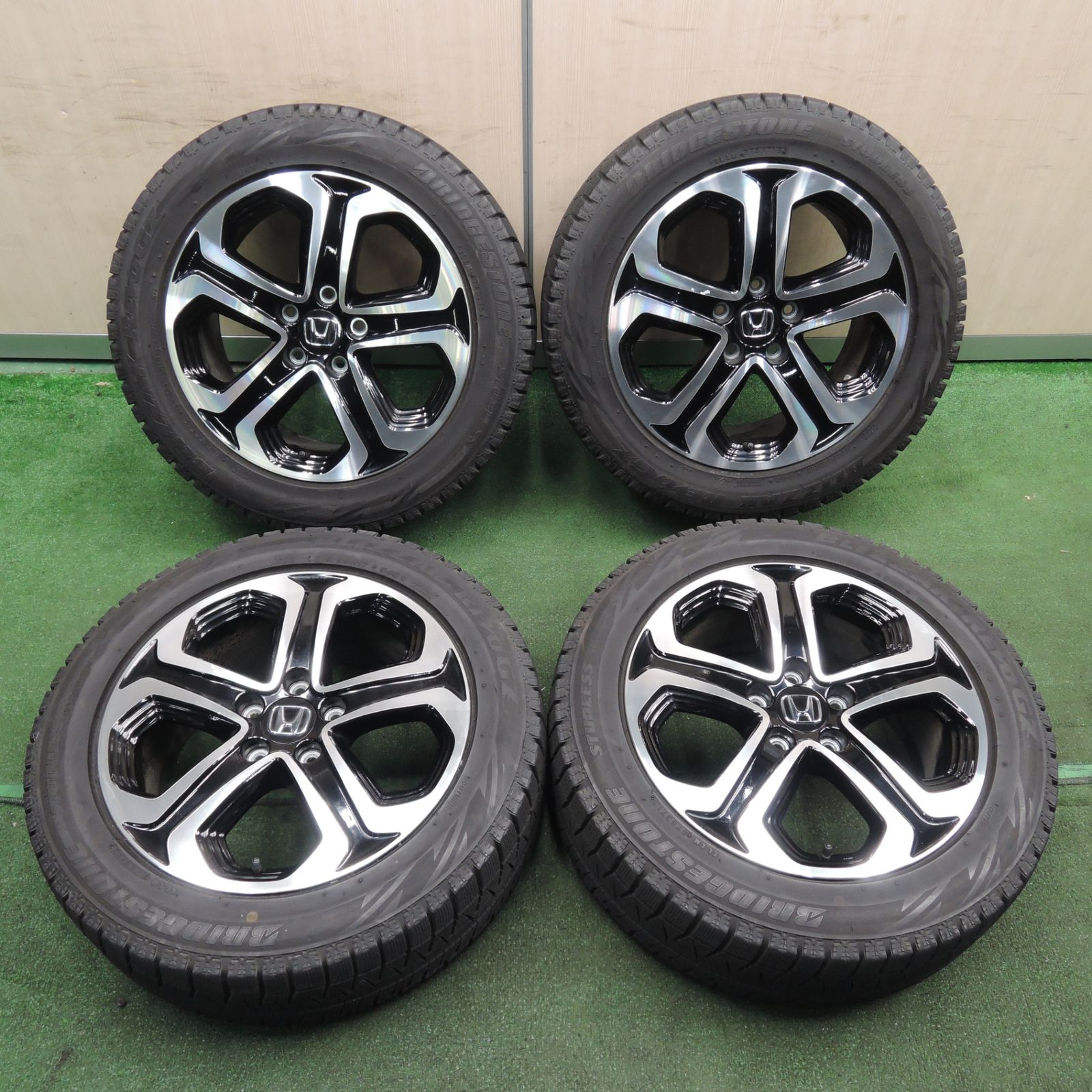 16インチマルチアルミホイール　スタッドレス付　ブリザックRevo2 バリ溝 16インチマルチアルミホイール スタッドレス付 ブリザックRevo2 バリ溝