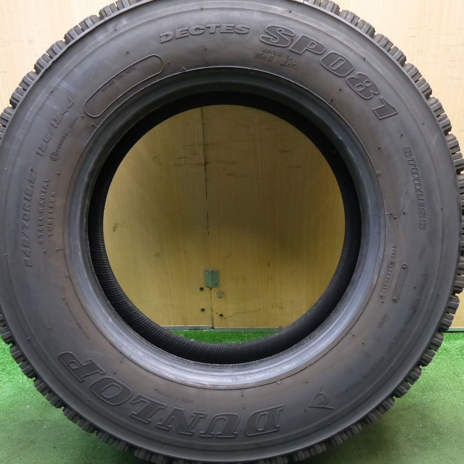 1本価格 トラック タイヤ スタッドレス 245 70R19.5 136 134J ダンロップ デクテス SP081 DECTES 19.5インチ 5090903Hノタ