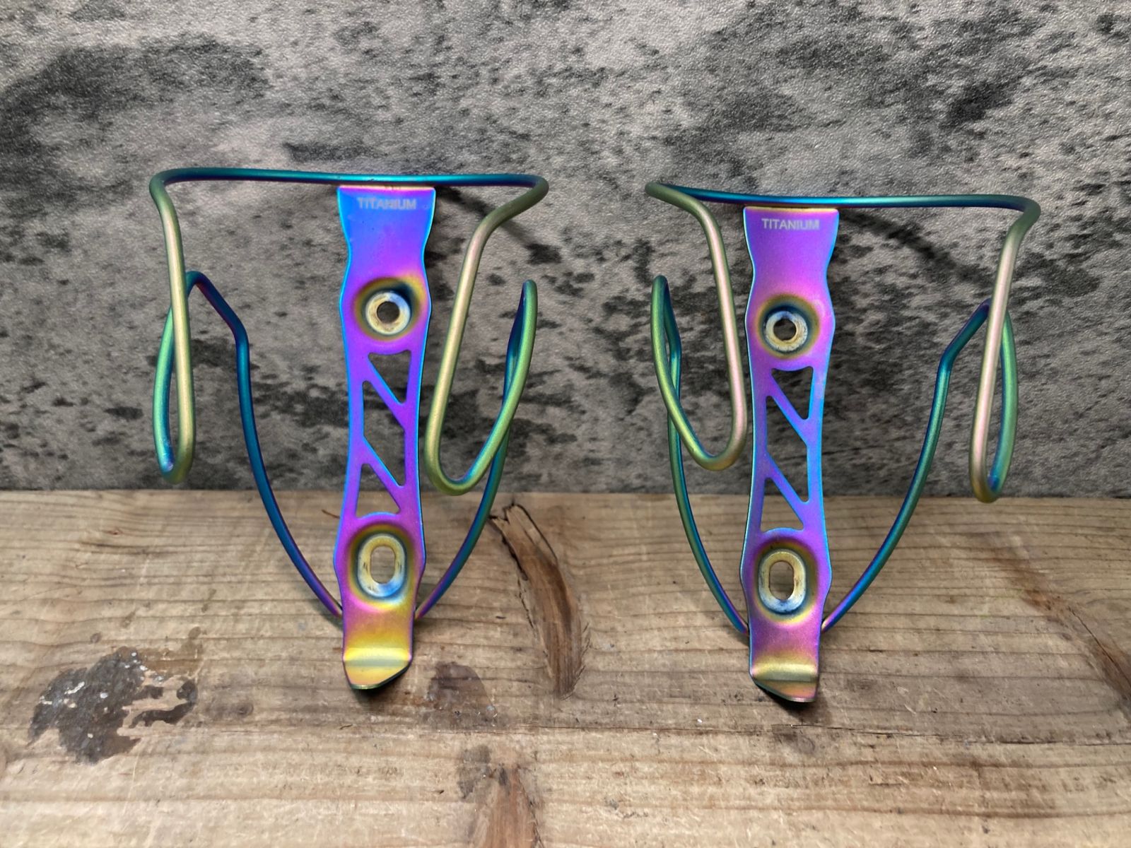 自転車用ボトルホルダー SUPACAZ スパカズ チタンフライ ボトルケージ