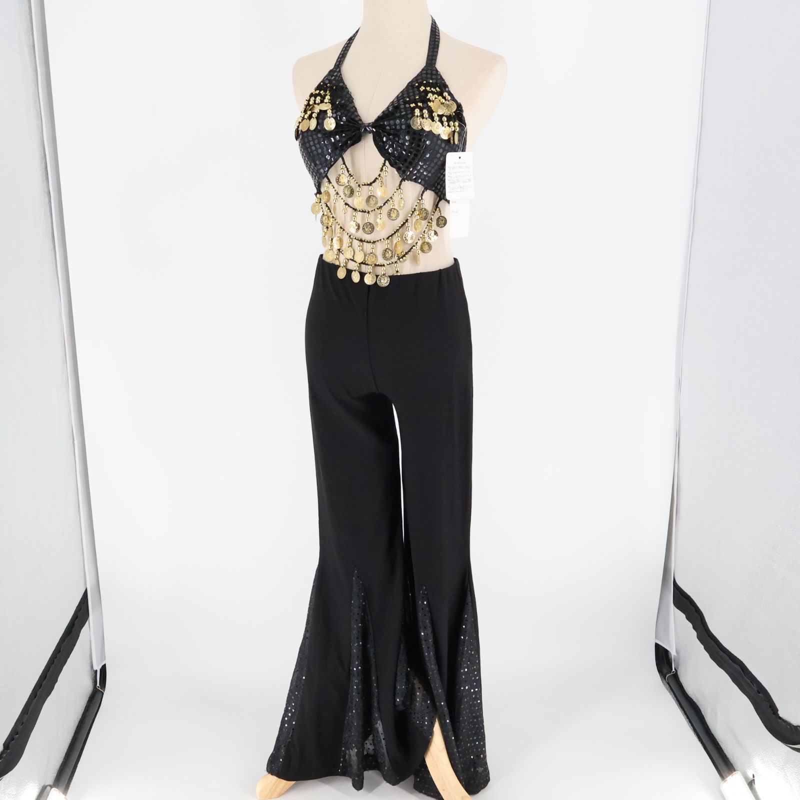 ベリーダンス用衣装】ブラック×ゴールド レッスン着 上下セット 黒 コイン トップス フレアパンツ セット レース生地 練習 ベリーダンス 上下セット  ゴールドコイン フレアパンツ おしゃれ 練習着 スポーツウェア 黒 黒衣装 女性用 ストレッチ - メルカリ 【ベリーダンス ...