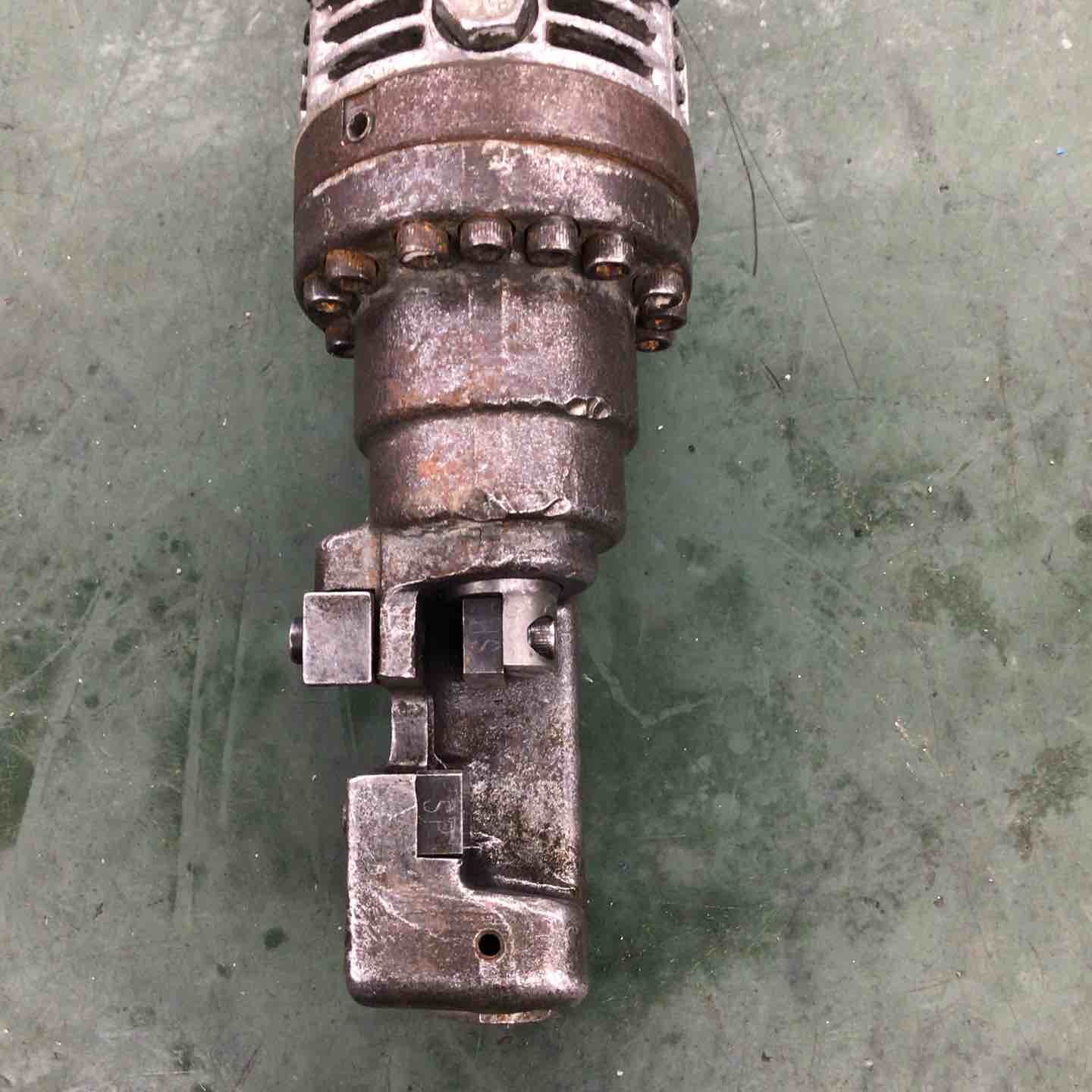 makita コードレス鉄筋カッター