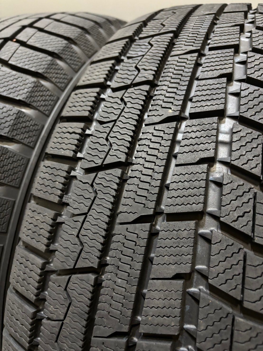 215/60R17 TOYO WINTER TRANPATH TX 中古スタッドレス タイヤ 4本 セット. TOYO Winter TRANPATH TX 215⁄60R17 96Q ｽﾀｯﾄﾞﾚｽ - オートウェイ
