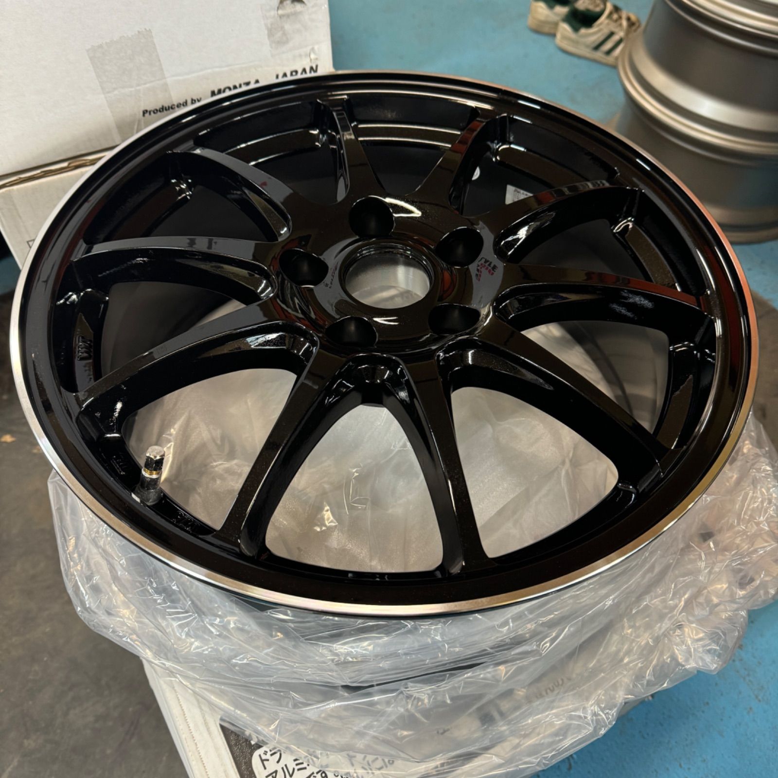 4本セット JPスタイル R10 17インチ 7j 45 PCD114.3 ブラック ヴォクシー ノア 90系 ステップワゴン セレナ