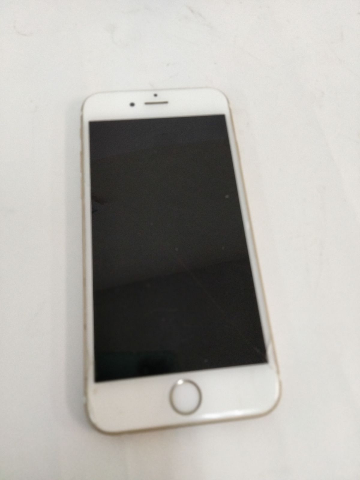 中古】SIMロック解除済み Apple iPhone6s 32GB MK112J/A A1688