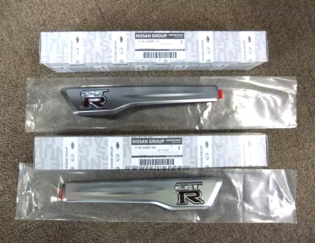 新品 日産純正 R35 GT-R GTR サイドエンブレム フロントフェンダー