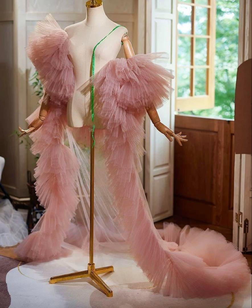 フリルスリーブのゴージャスなロングショール