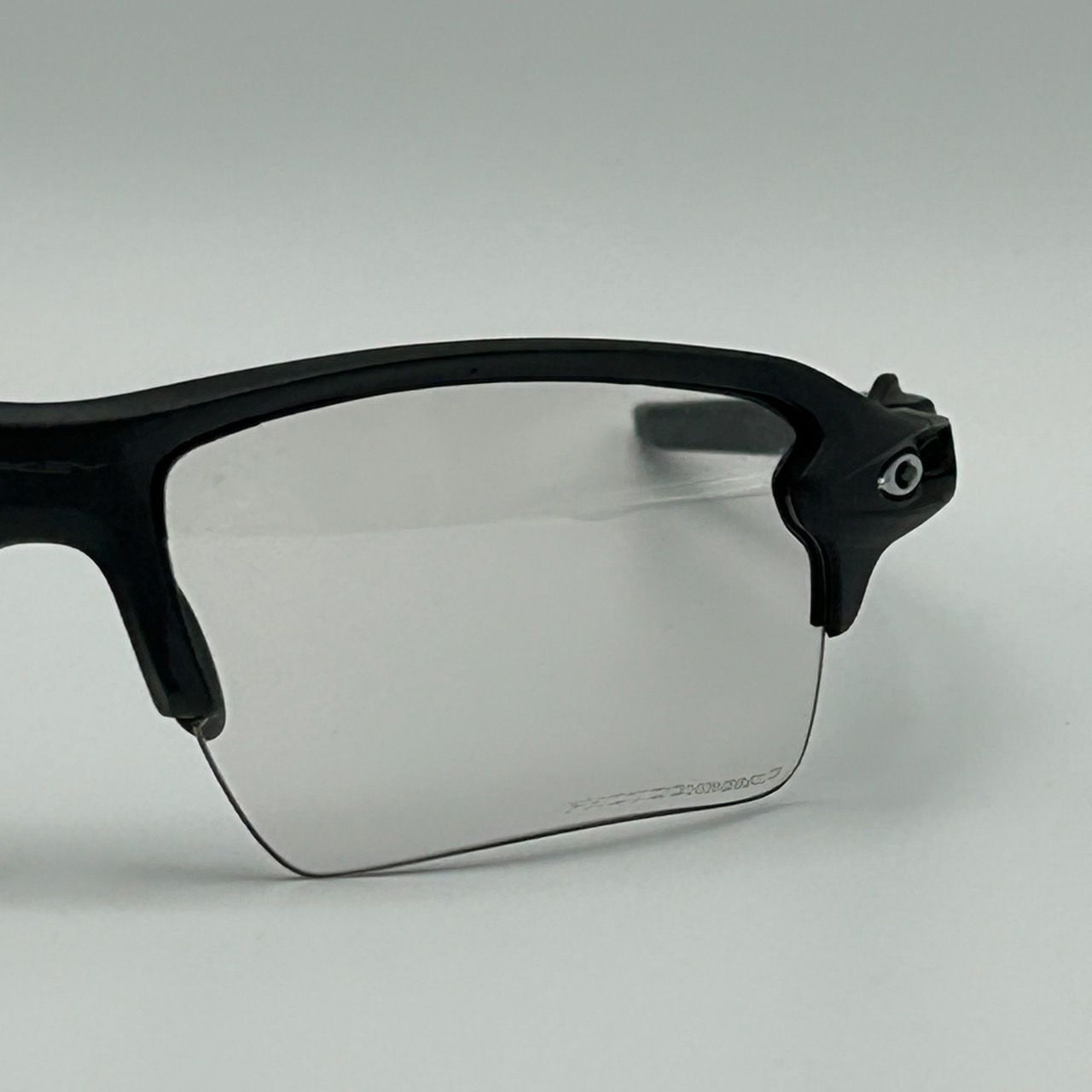 M0570) OAKLEY オークリー FLAK 2.0 調光 スポーツ サングラス