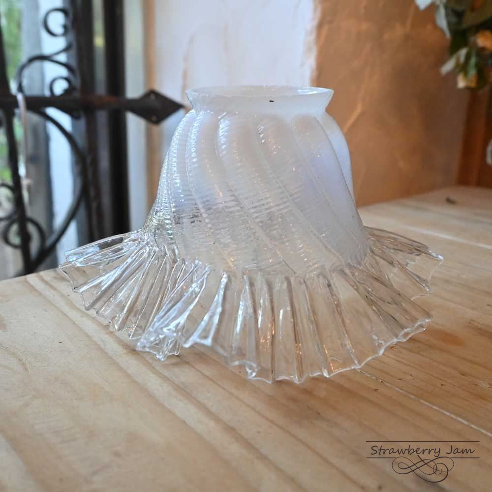 L3710-209-2 フランスアンティーク フレンチ ガラスシェード オパーリンガラス ホワイト フラワー シェード 照明 フランス