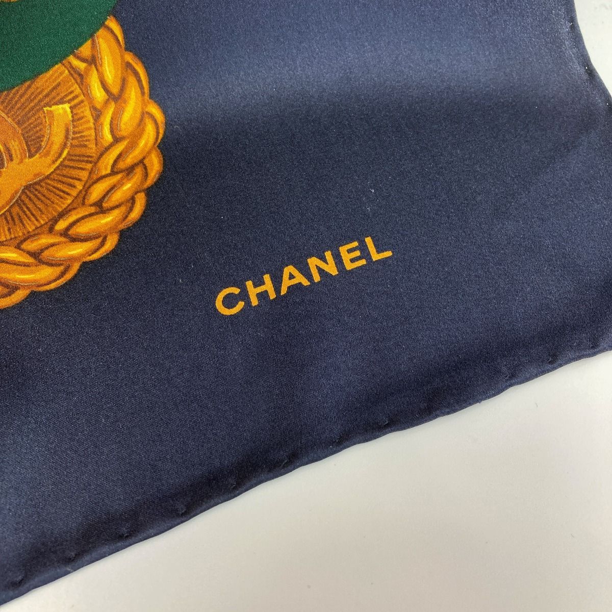 CHANEL シャネル ボタン柄 スカーフ ネイビー シルク100％ ココマーク