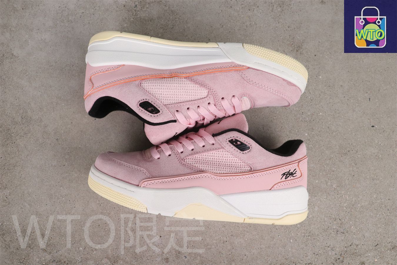 今日特価】Jordan HF3255-601 ジョーダン 4 ピンクホワイト