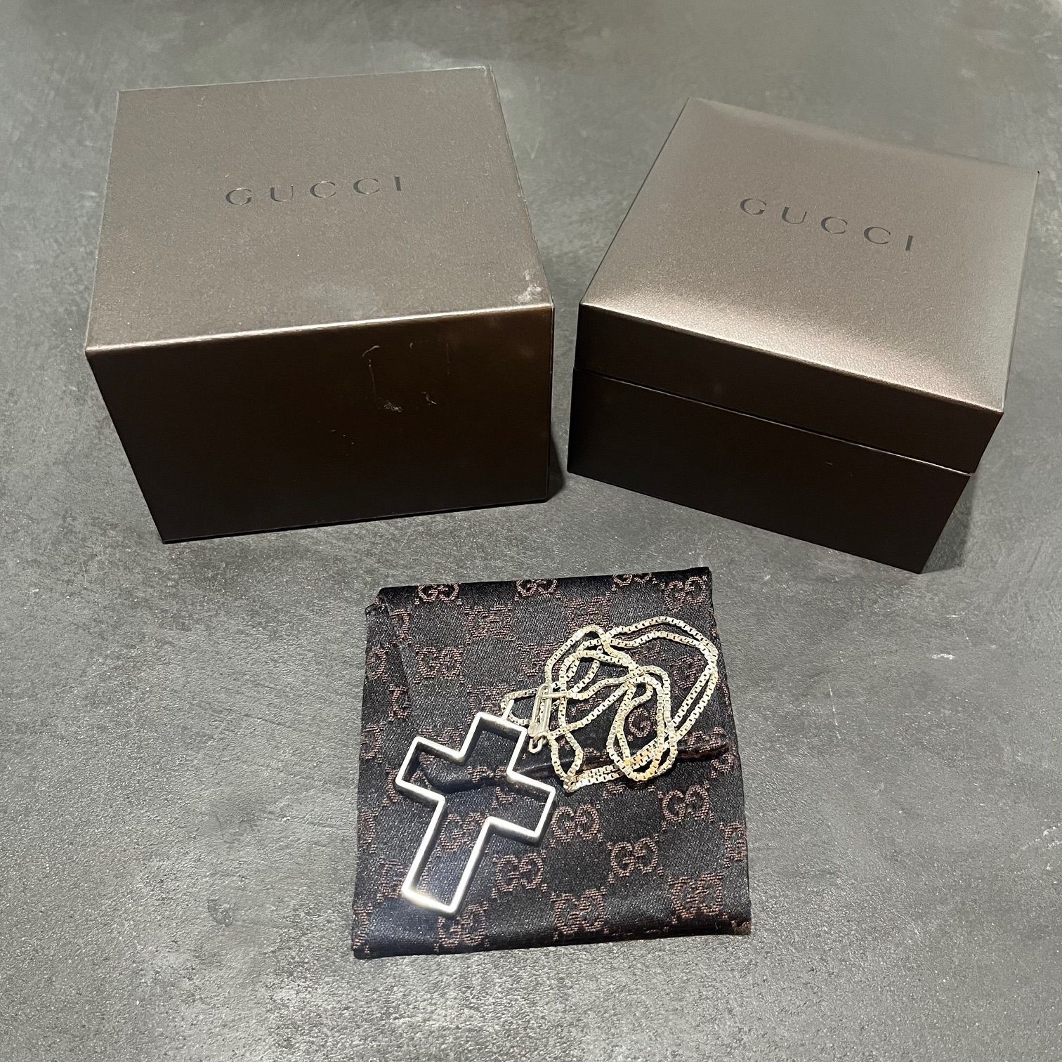 GUCCI グッチ オープンクロスネックレス GUCCI オープンクロス ペンダント ネックレス グッチ - メルカリ