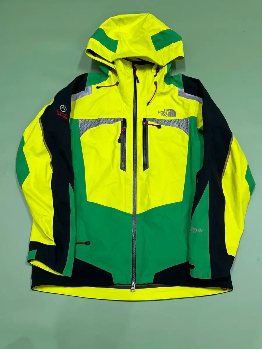 登山 ジャケット